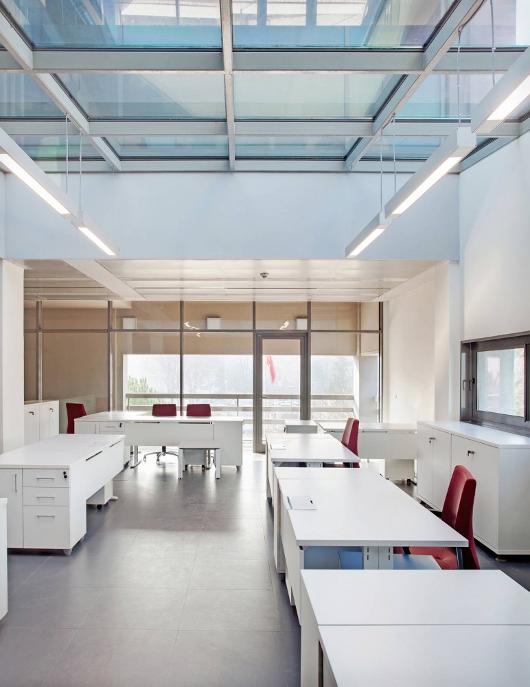 Branch Office In Bursa / Yalin Architectural Design + Denge Architecture