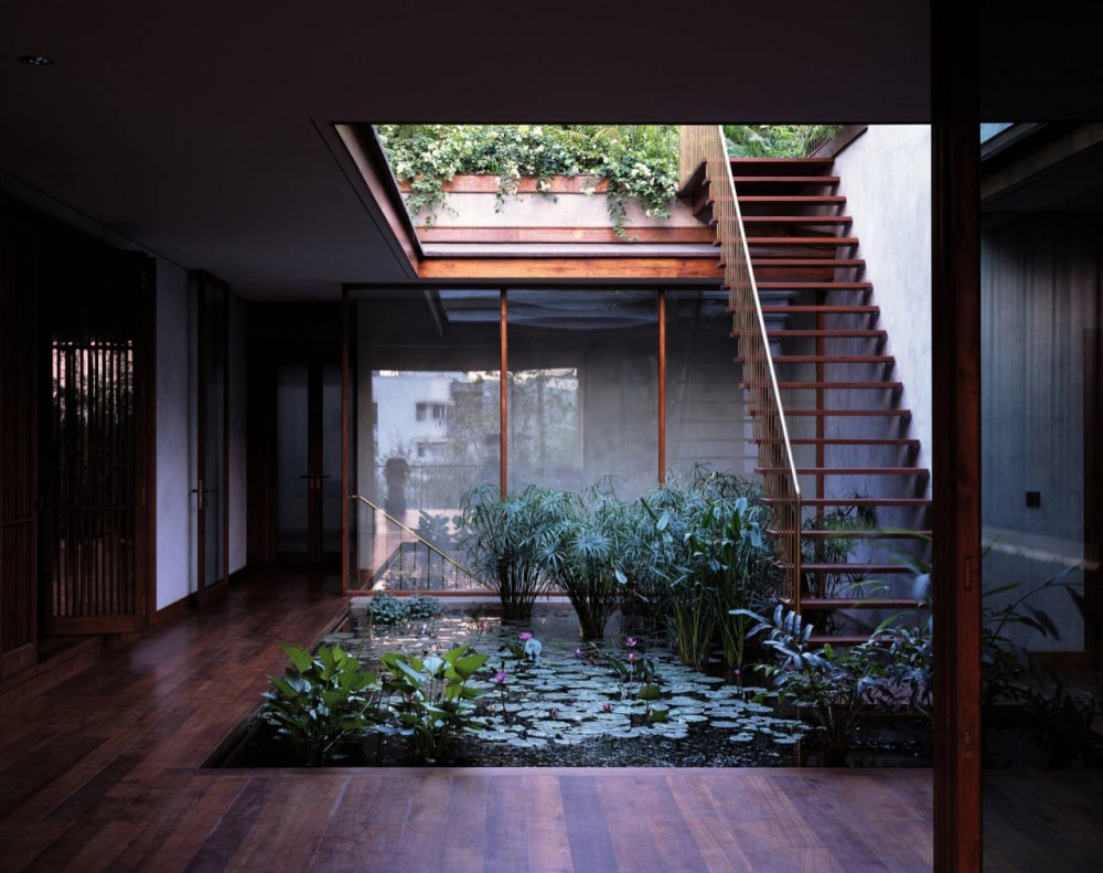 House on Pali Hill / Studio Mumbai