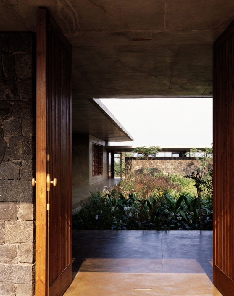 Utsav House / Studio Mumbai