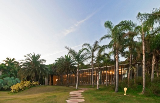 Oiticica Restaurant / Rizoma