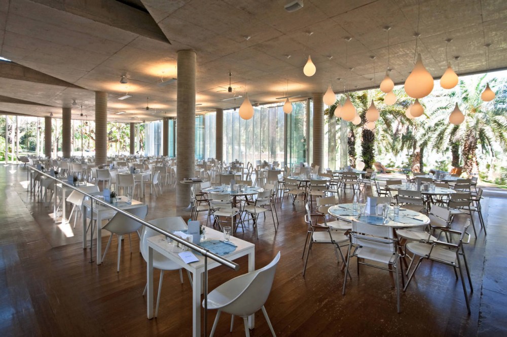 Oiticica Restaurant / Rizoma