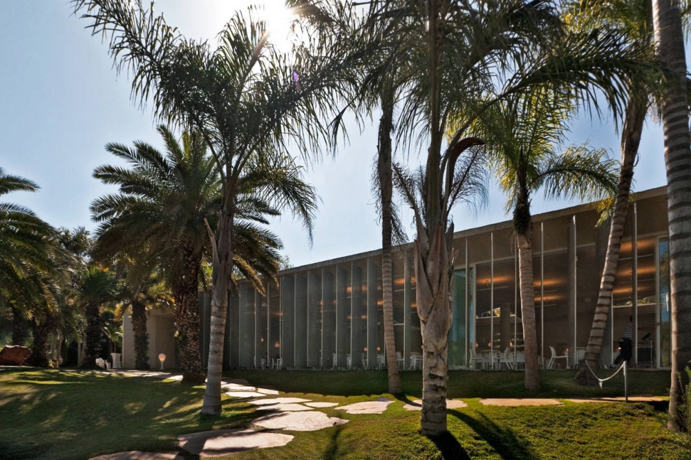 Oiticica Restaurant / Rizoma