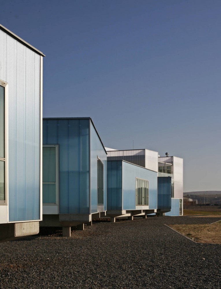 Spanish-Portuguese Agricultural Research Center (CIALE) / Canvas Arquitectos