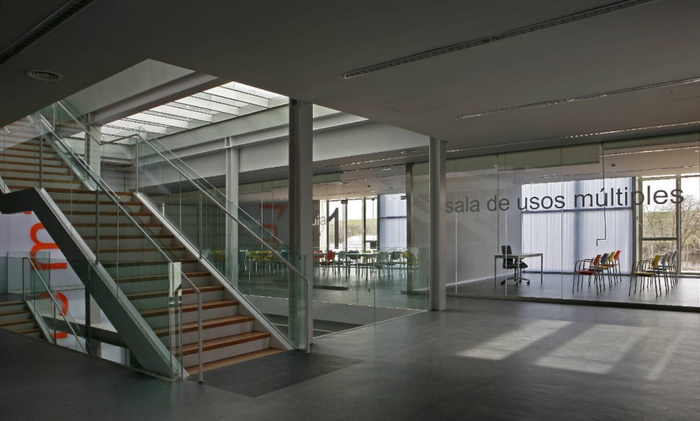 Spanish-Portuguese Agricultural Research Center (CIALE) / Canvas Arquitectos