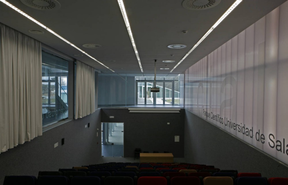 Spanish-Portuguese Agricultural Research Center (CIALE) / Canvas Arquitectos