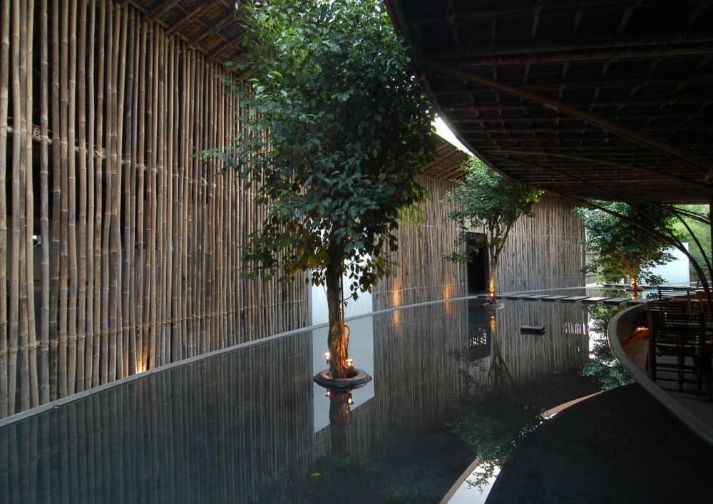 wNw Cafe / Vo Trong Nghia