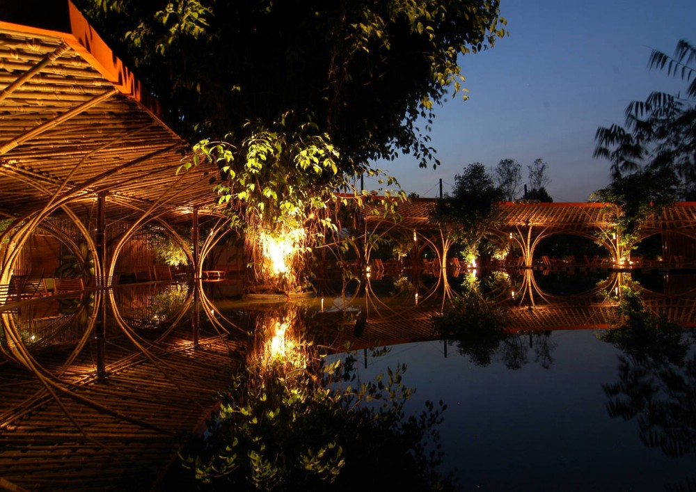 wNw Cafe / Vo Trong Nghia