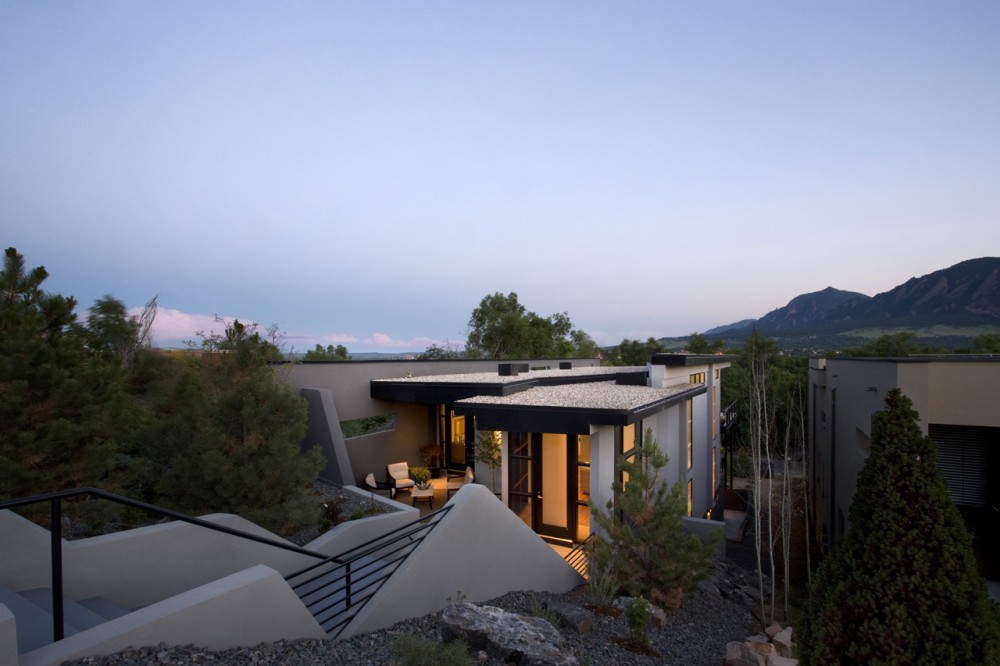 Fractured House / Studio H:T