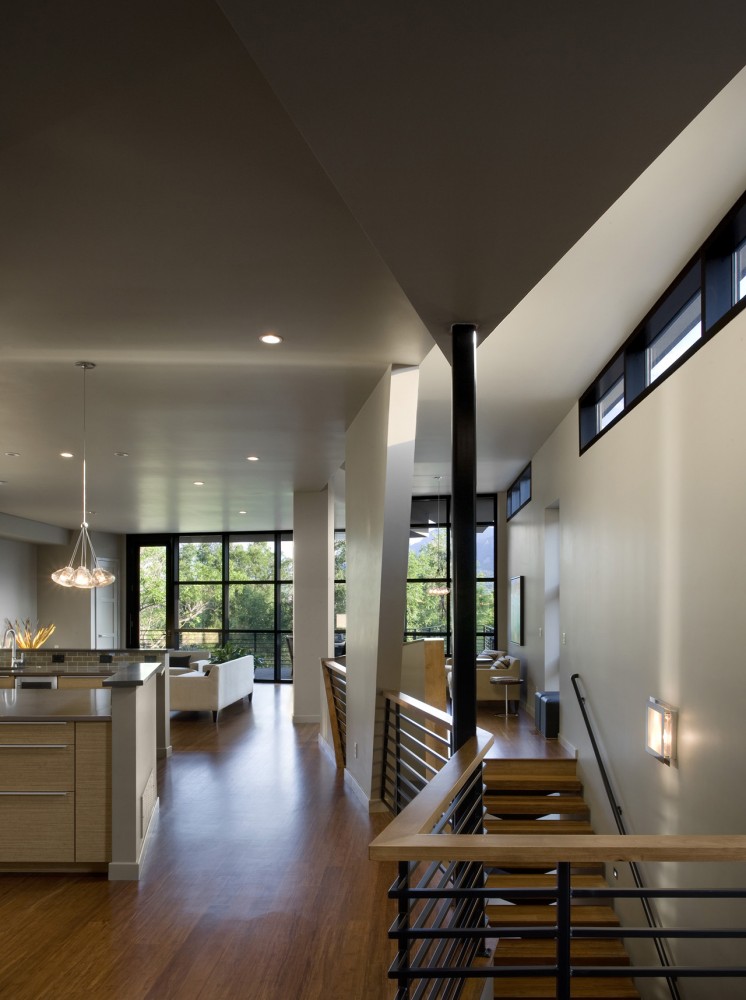Fractured House / Studio H:T