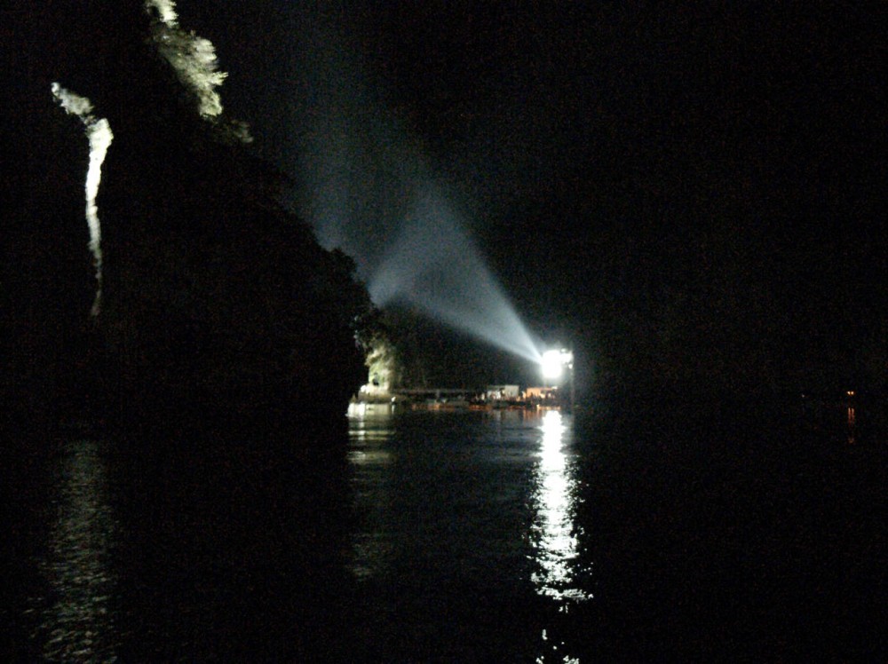 Archipelago Cinema / Buro Ole Scheeren + Film on the​ Rocks Yao Noi Foundation