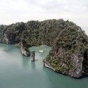 Archipelago Cinema / Buro Ole Scheeren, Film on the​ Rocks Yao Noi Foundation © Piyatat Hemmatat