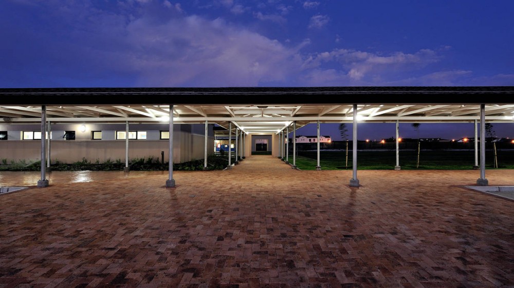 Blouberg International School / Luis Mira Archi​tects & Plus Arquitectura