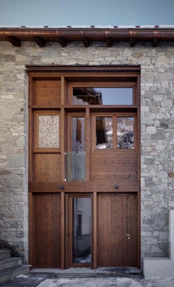 UP House / ES-arch