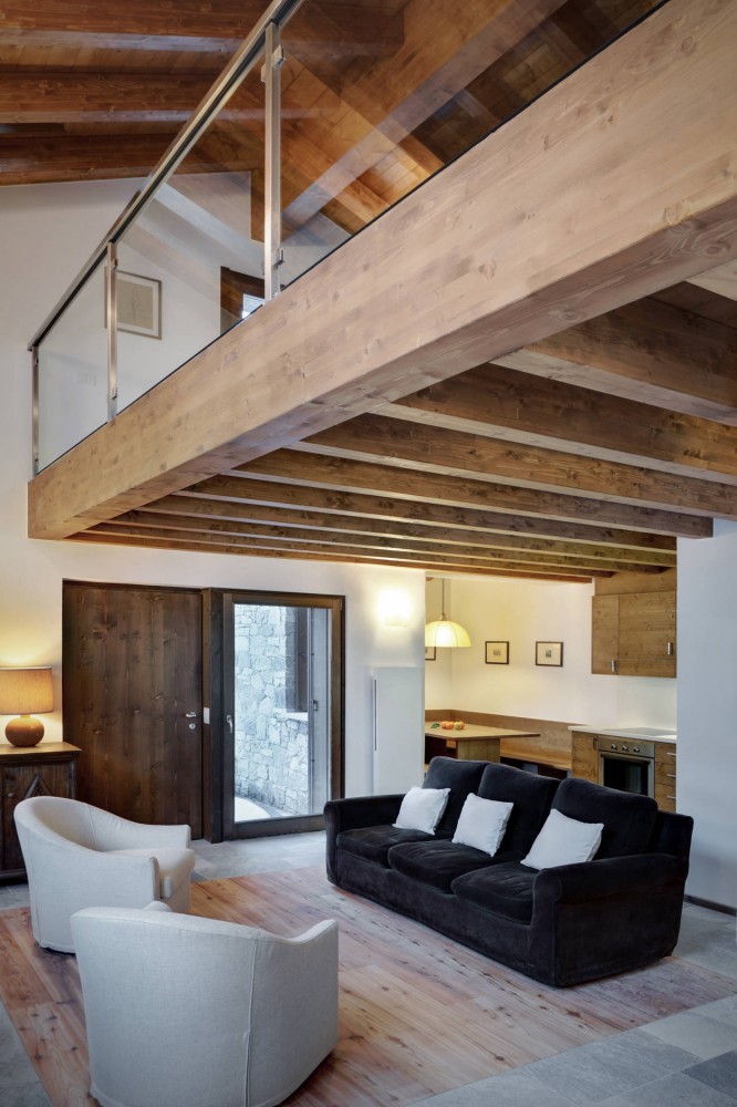 UP House / ES-arch