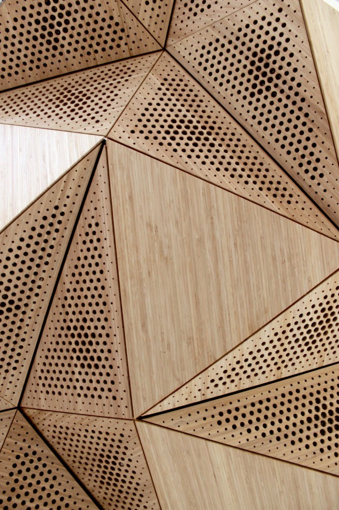Resonant Chamber / rvtr