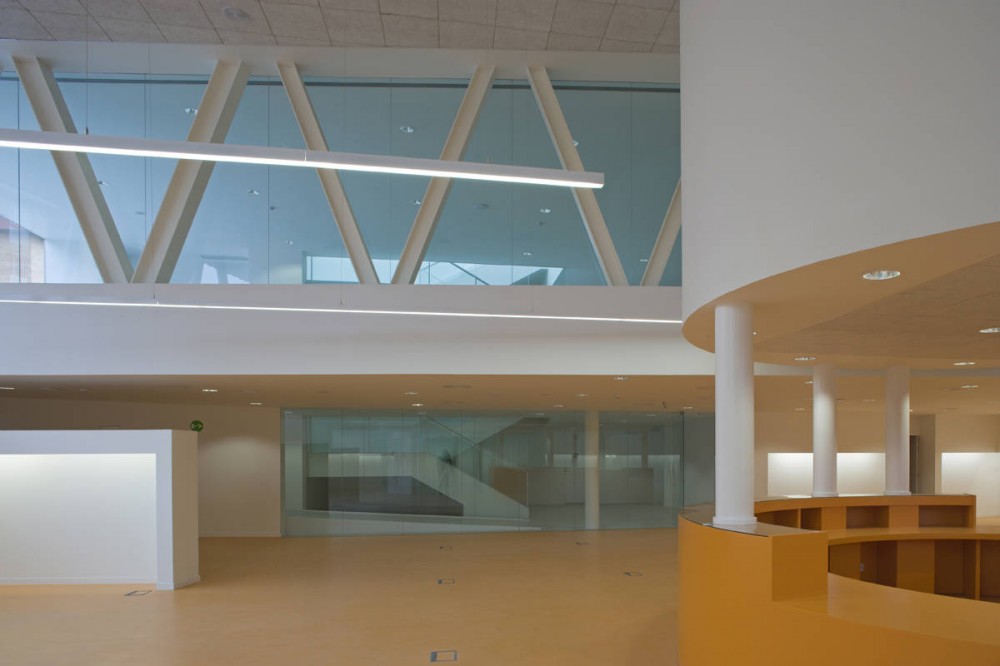 Public Library Vallecas / Exit Architects