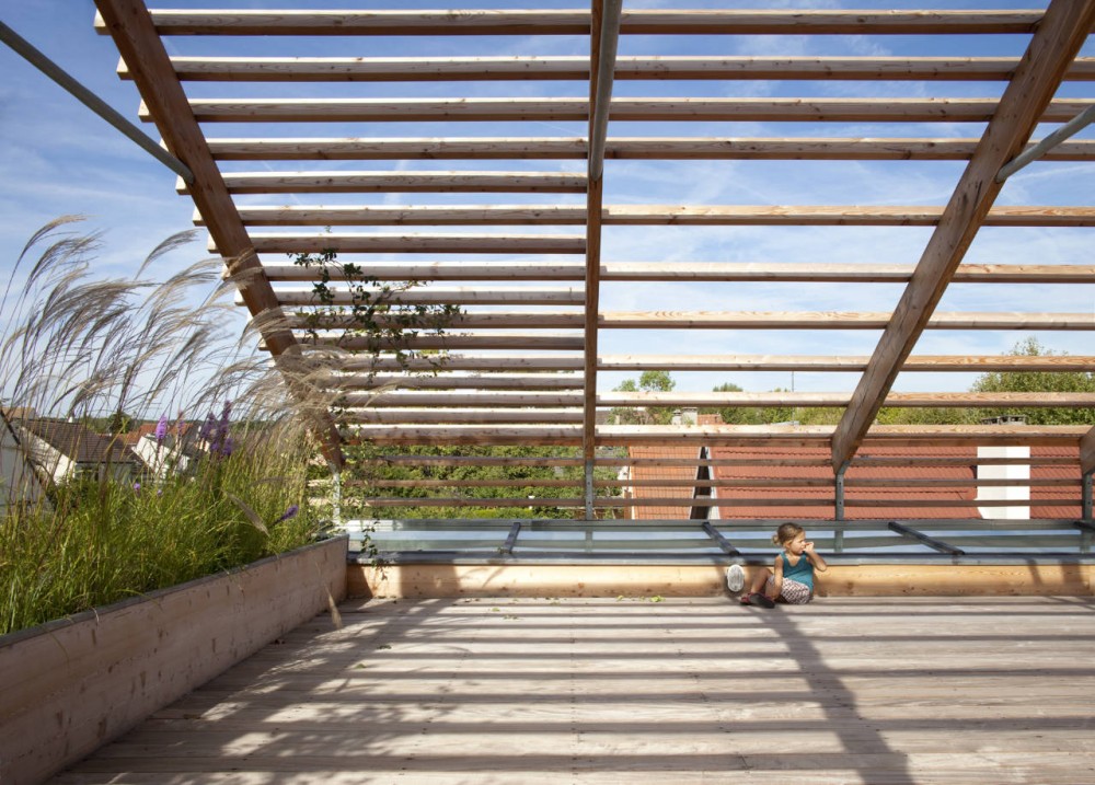 Eco-Sustainable House / Djuric Tardio Architectes