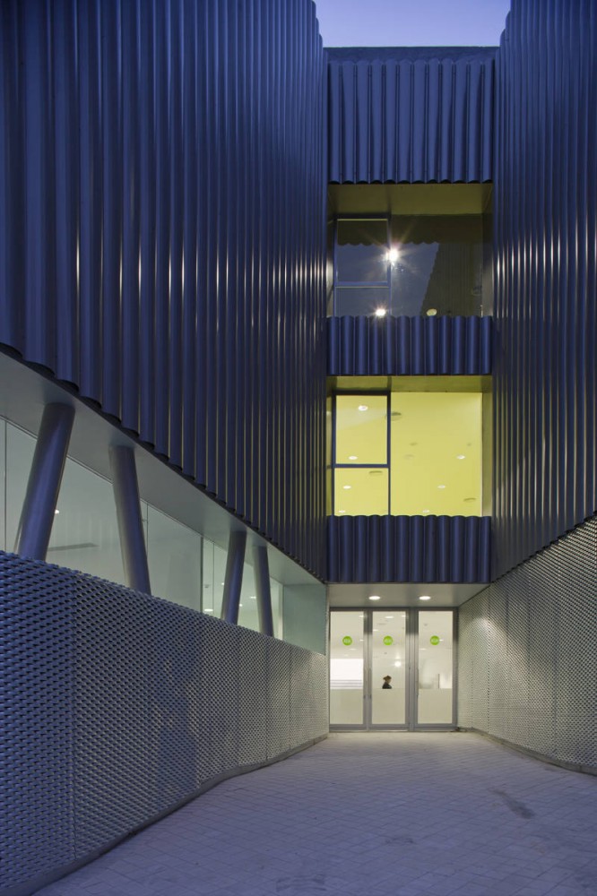 Public Library Vallecas / Exit Architects
