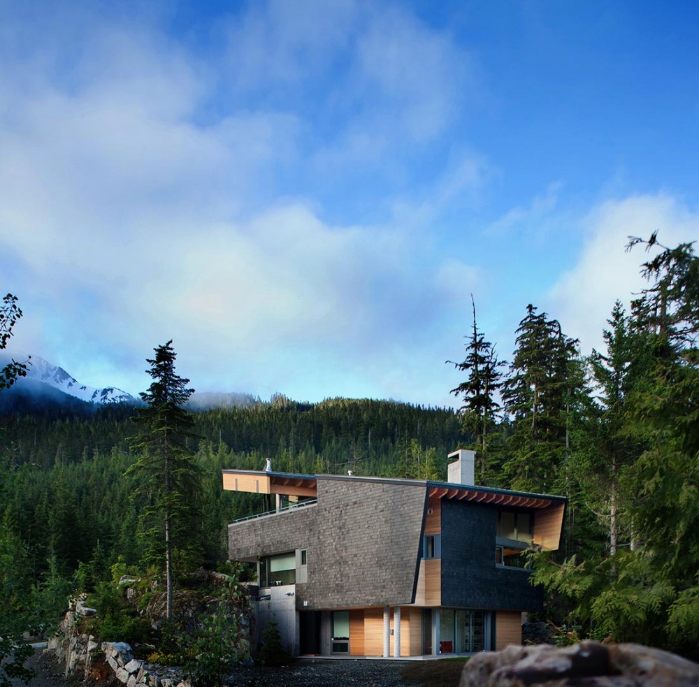 Whistler Residence / BattersbyHowat Architects