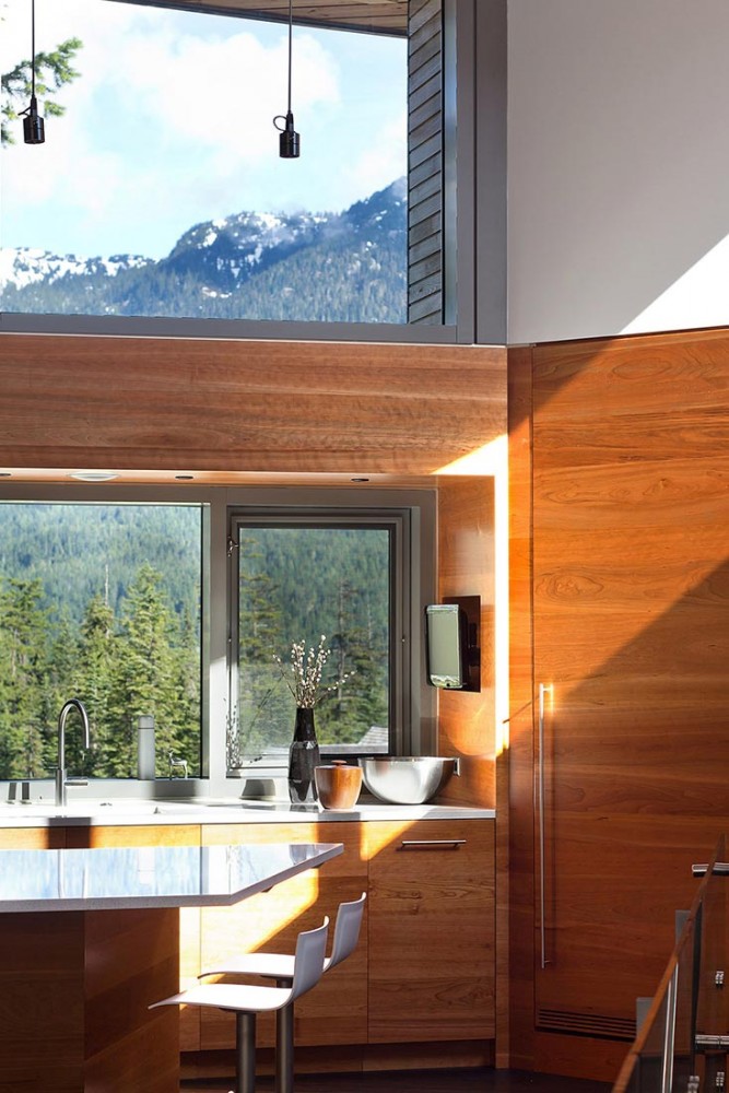 Whistler Residence / BattersbyHowat Architects
