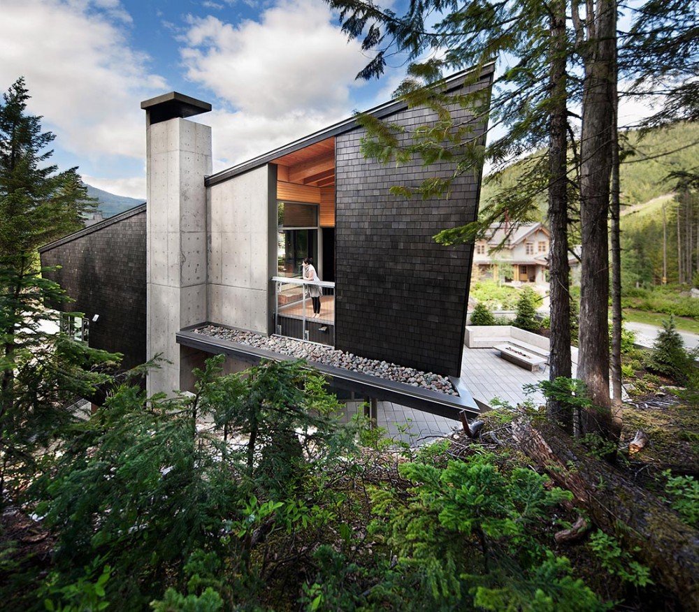 Whistler Residence / BattersbyHowat Architects