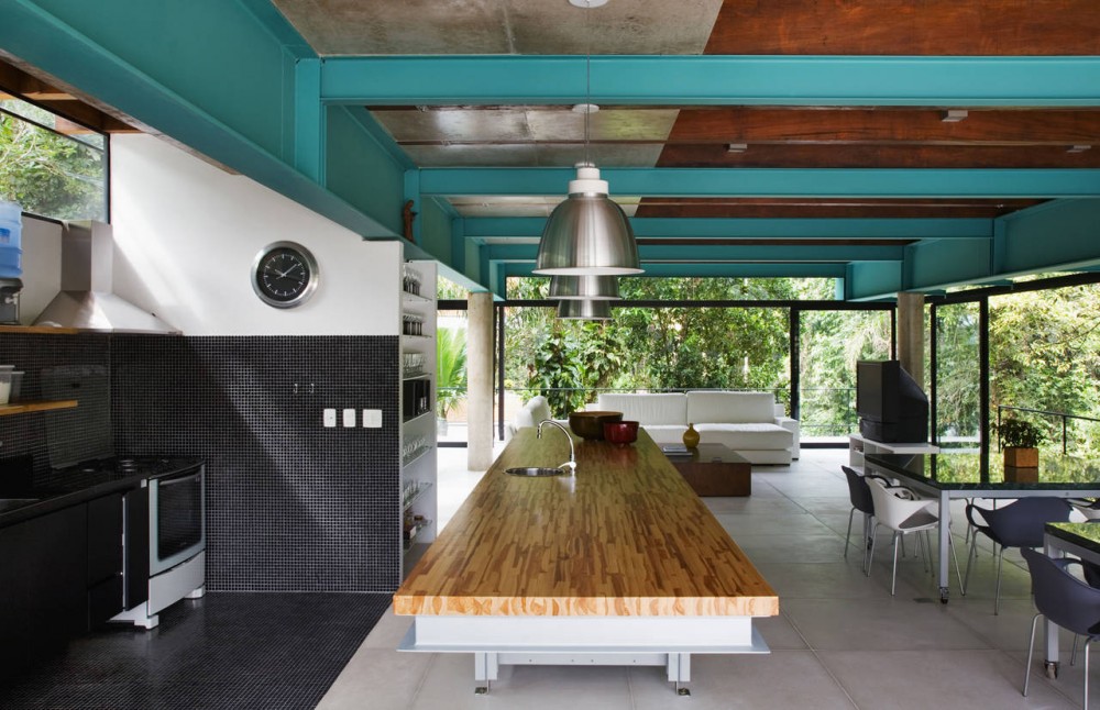 House in Iporanga / Nitsche Arquitetos Associados