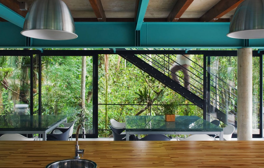 House in Iporanga / Nitsche Arquitetos Associados