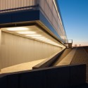 Sports Pavilion / Vicente Nuñez Arquitectos Sports Pavilion / Vicente Nuñez Arquitectos © Fernando Alda