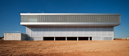 Sports Pavilion / Vicente Nuñez Arquitectos