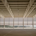 Sports Pavilion / Vicente Nuñez Arquitectos Sports Pavilion / Vicente Nuñez Arquitectos © Fernando Alda