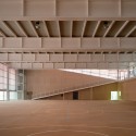 Sports Pavilion / Vicente Nuñez Arquitectos Sports Pavilion / Vicente Nuñez Arquitectos © Fernando Alda