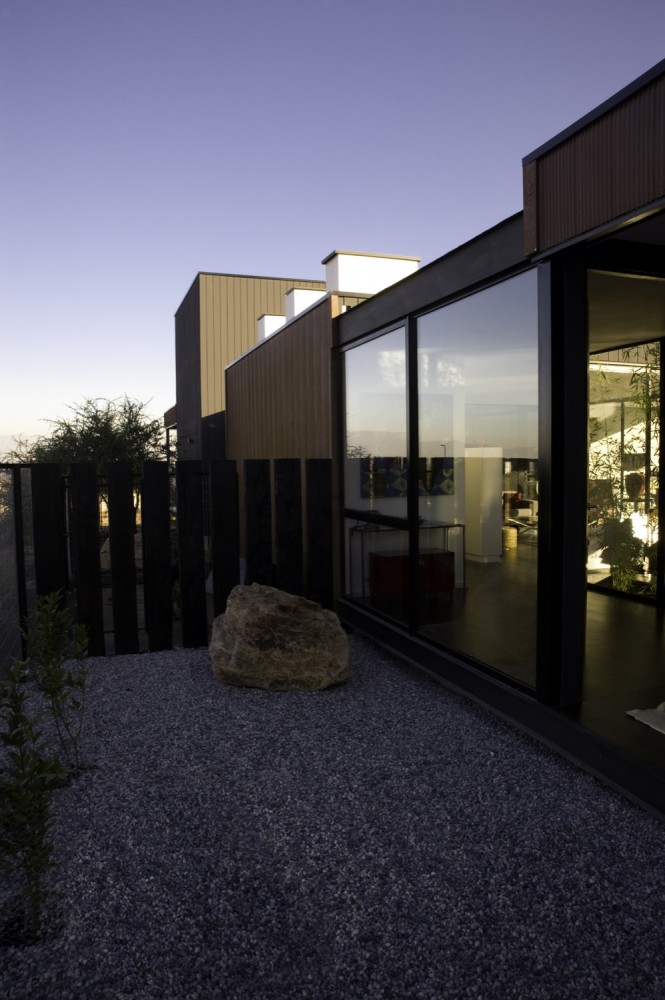 House in Piedra Roja / Riesco + Rivera