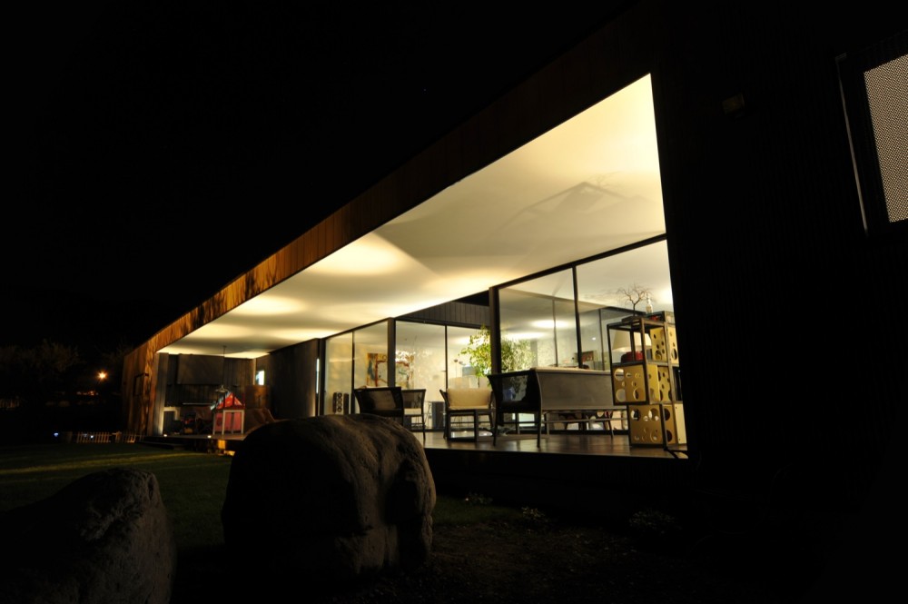 House in Piedra Roja / Riesco + Rivera