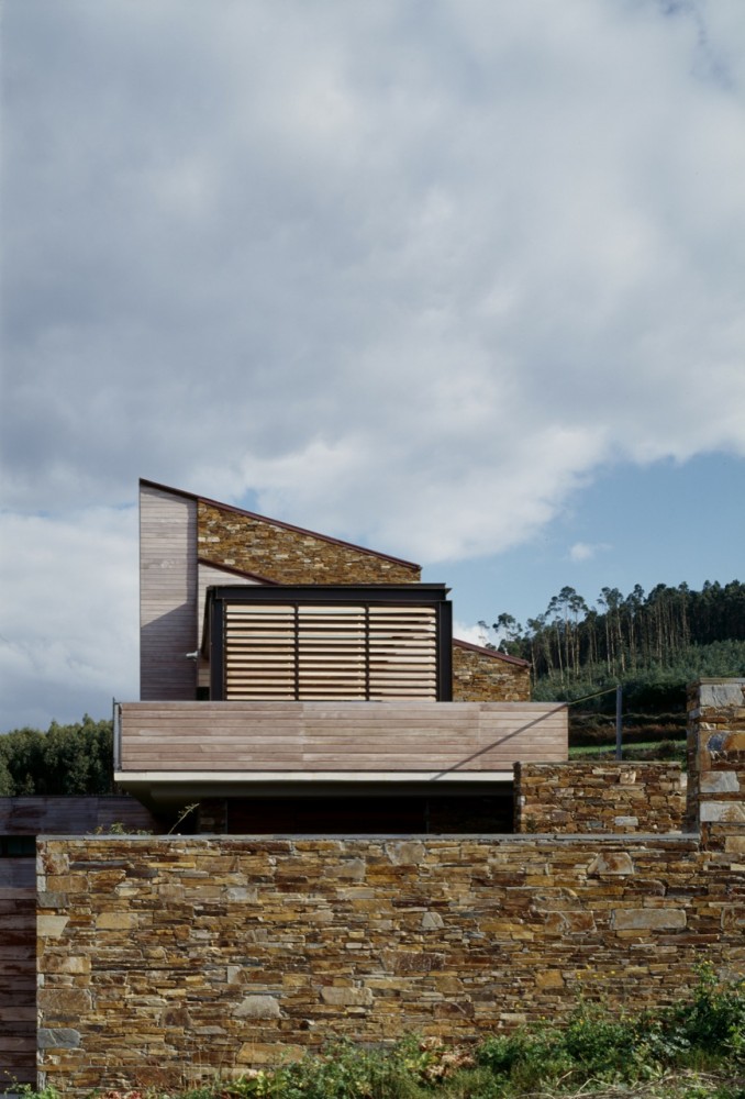 House in Xove / Jesús San Vicente Domingo