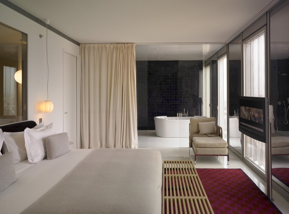 Hotel ME Barcelona / Dominique Perrault Architecture
