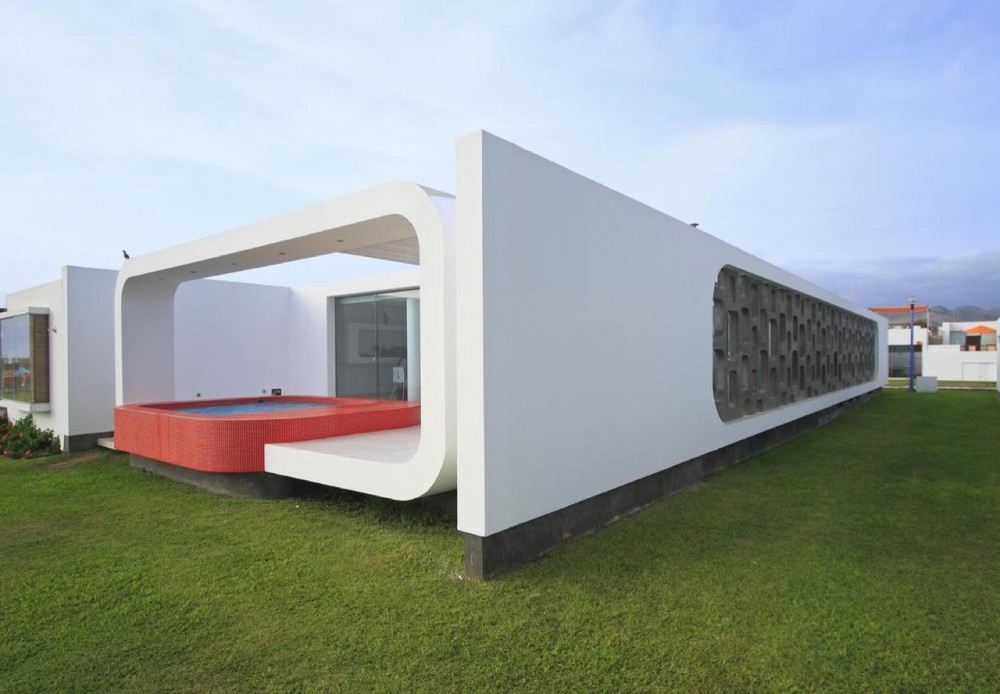 House in Beach Palabritas / Metropolis