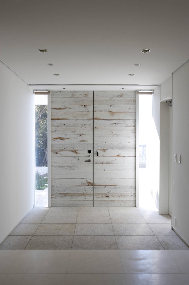 House Overlooking The Sea / Edward Suzuki Associates