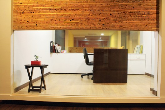 White Canvas & 22 feet office / Kamat & Rozario Architecture (12)