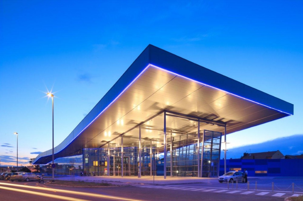Bus Station in Osijek / Rechner
