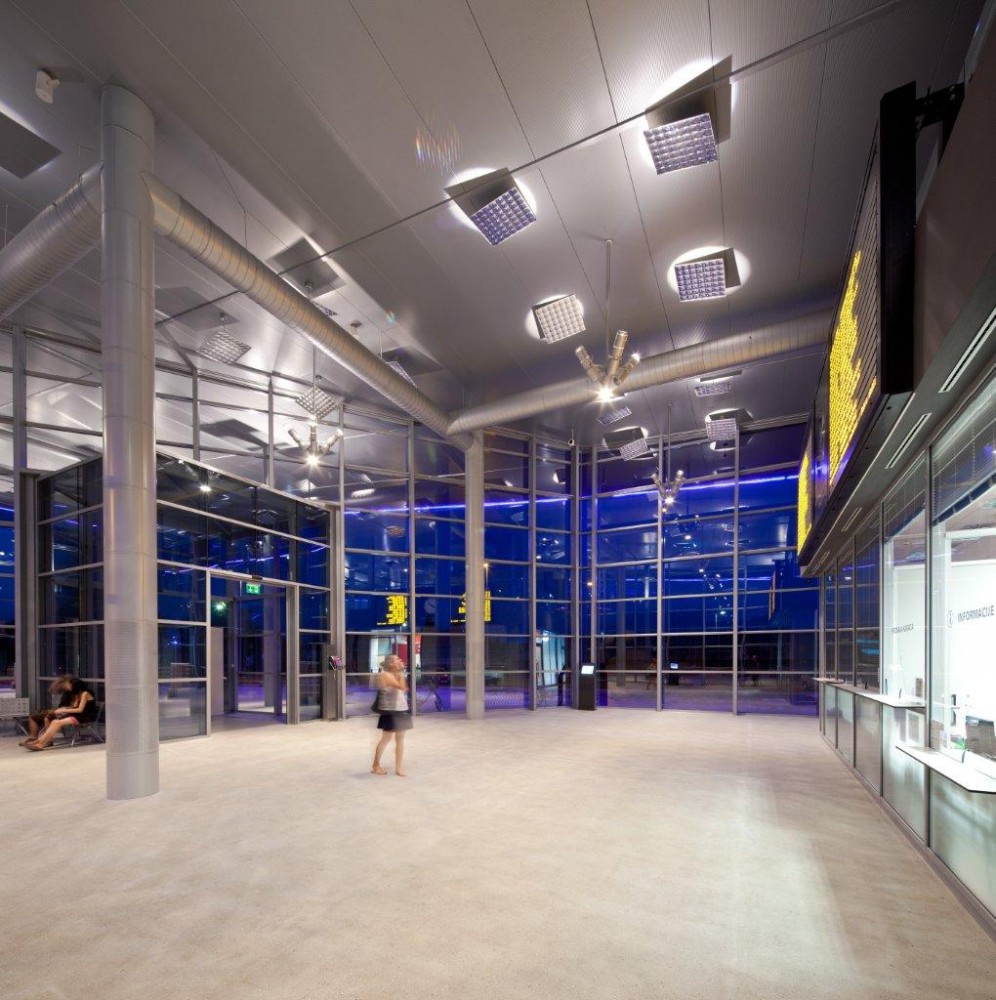 Bus Station in Osijek / Rechner