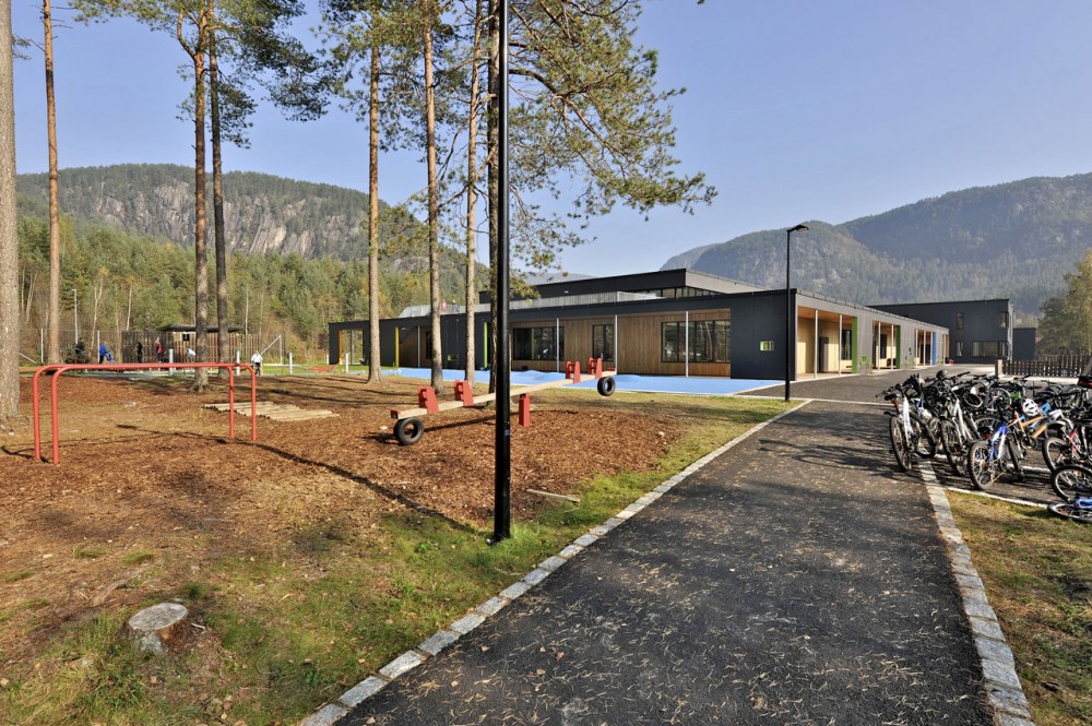 Tonstad School And Publich Bath / Filter Arkitekter