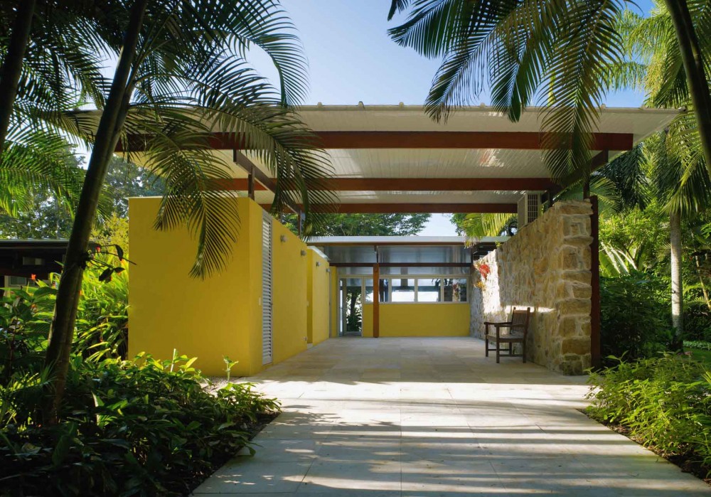 House In Praia Preta / Nitsche Arquitetos Associados