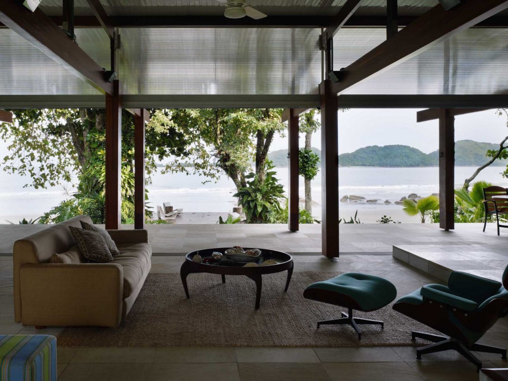 House In Praia Preta / Nitsche Arquitetos Associados
