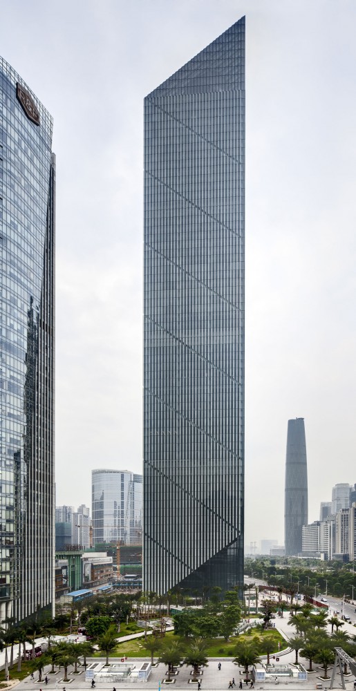 Leatop Plaza / Murphy/Jahn