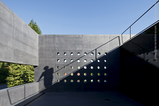 Kastanienbaum Twin Houses / Lussi + Halter