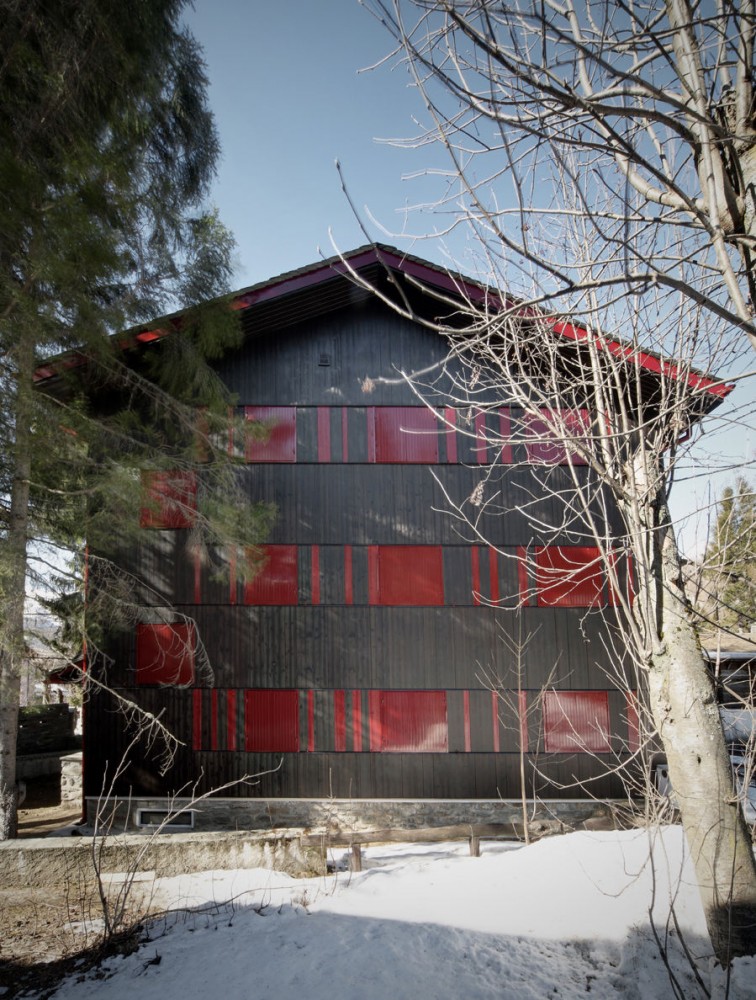 C House / ES-arch
