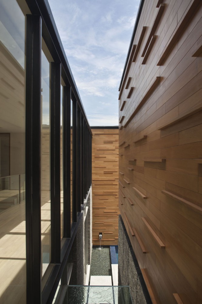22 Oei Tiong Ham Park / AR43 Architects