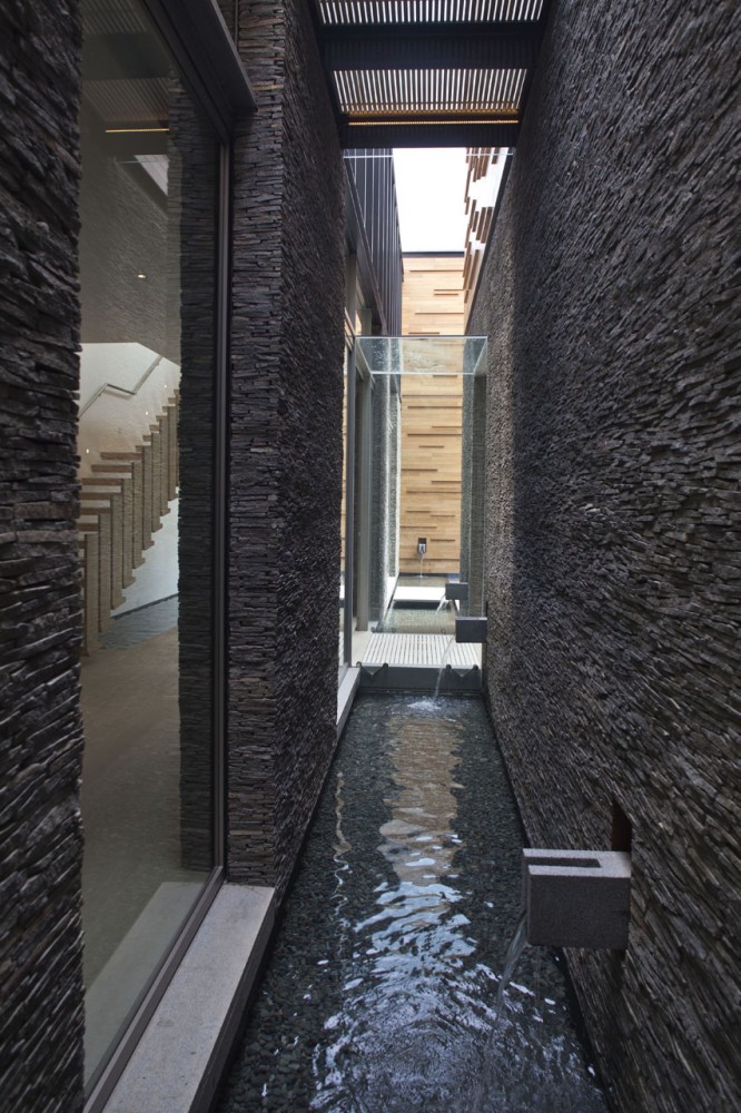 22 Oei Tiong Ham Park / AR43 Architects