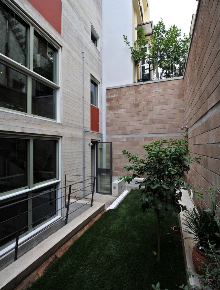 The House Box In Koukaki / Sofia Tsiraki