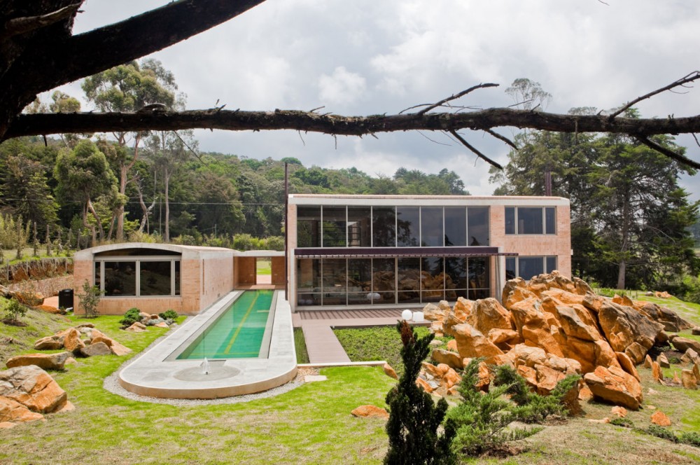 Family House in Medellin / Oscar Mesa